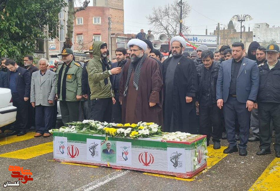 کلیپ / آیین تشییع پیکر مطهر روحانی شهید «مرتضی کیان افشار» کلیپ / آیین تشییع پیکر مطهر روحانی شهید «مرتضی کیان افشار»