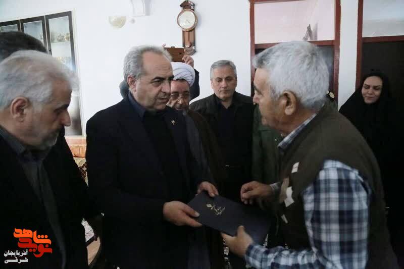 تجلیل از صبر و ایثار خانواده شهیدان حسنی و قلعه‌جوقی در ملکان