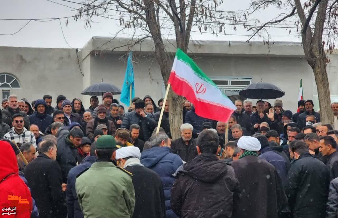تشییع پیکر مطهر جوان برومند سولدوز در نقده تشییع پیکر مطهر جوان برومند سولدوز در نقده