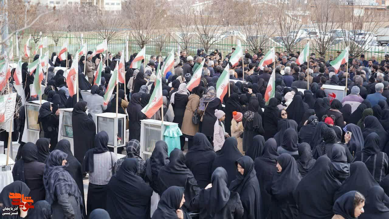 مراسم تشییع شهید محمد باقر مختارزاده از شهدای تجاوز دشمن صهیونیستی آمریکایی در خوی