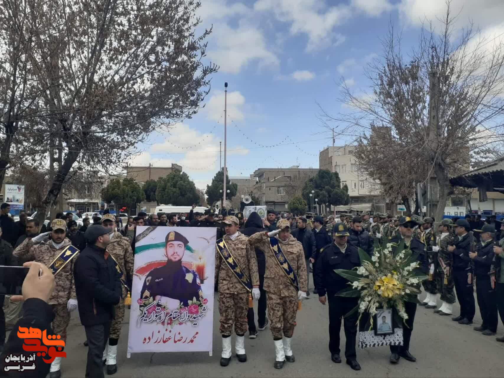 مراسم تشییع پیکر پاک شهید استوار یکم محمد رضا غفارزاده در سلماس مراسم تشییع پیکر پاک شهید استوار یکم محمد رضا غفارزاده در سلماس