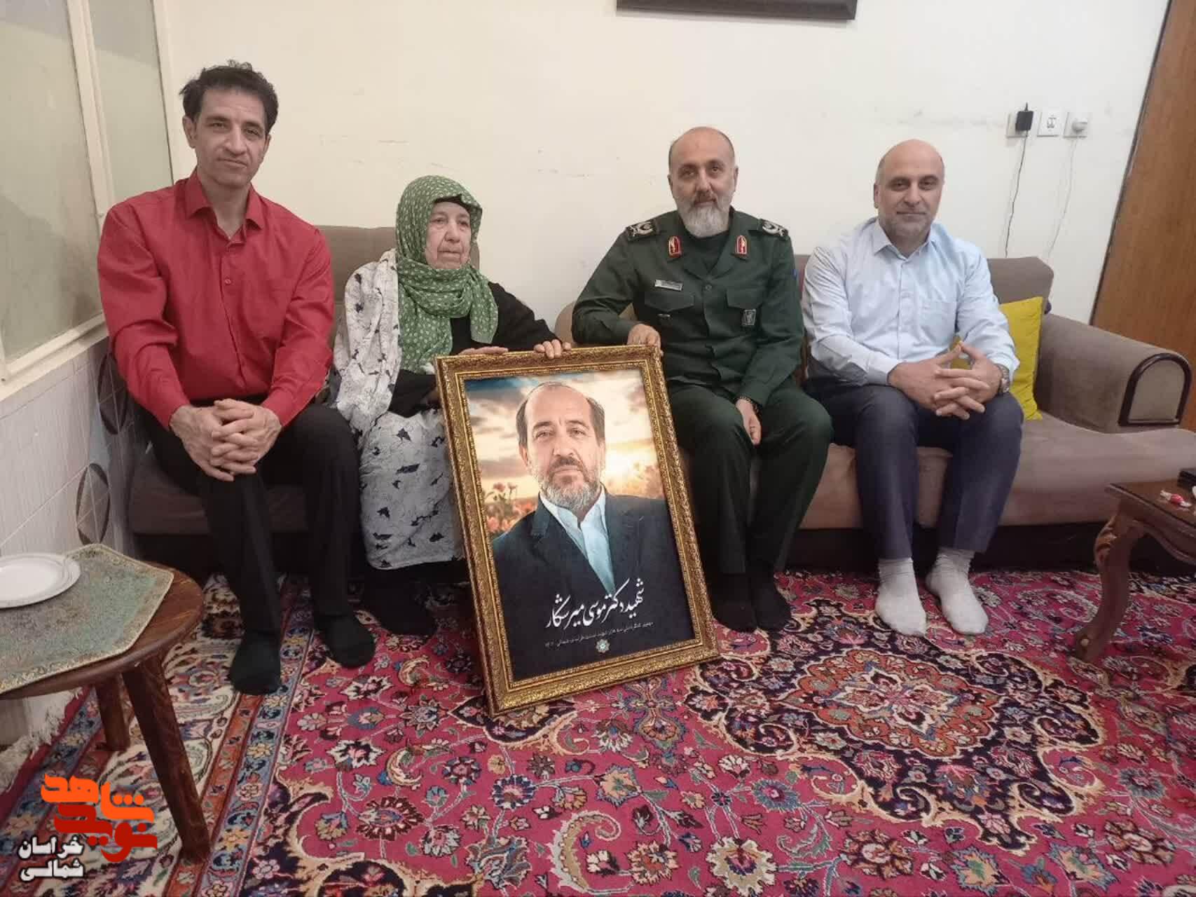 دیدار جانشین فرمانده سپاه حضرت جوادالائمه «ع» با خانواده شهید دکتر «موسی میرشکار»