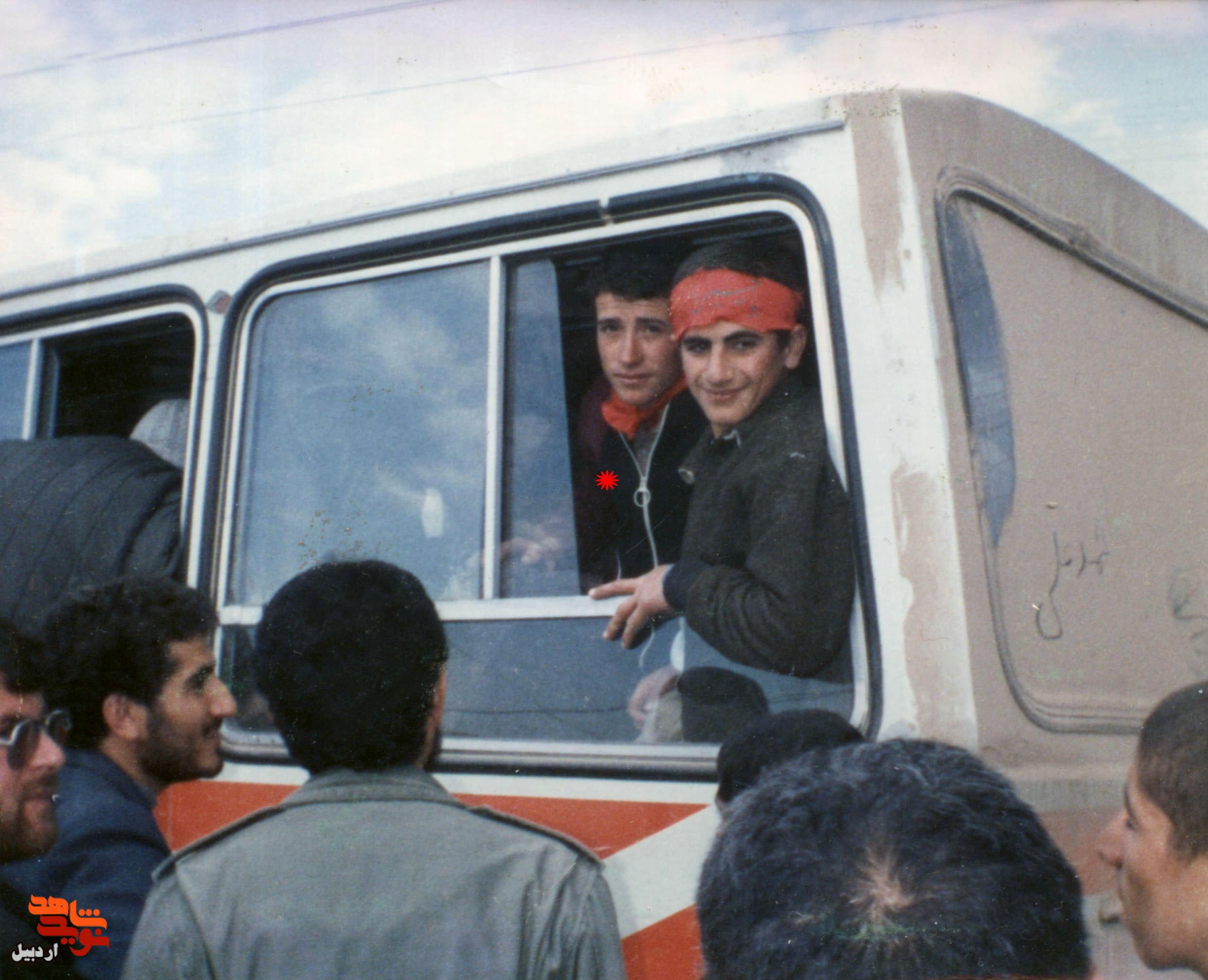 عکسهای کمتر دیده شده از شهید «سهراب عزیزی» منتشر شد عکسهای کمتر دیده شده از شهید «سهراب عزیزی» منتشر شد