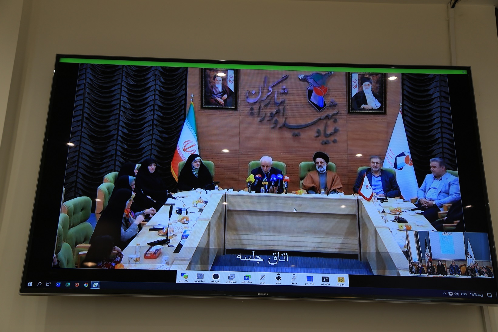 تقدیر از دختران نخبه شاهد و ایثارگر آذربایجان‌شرقی + تصاویر