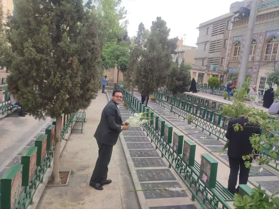 مزار شهدای «سبو کوچک» در لواسانات گلباران و عطرافشانی شد