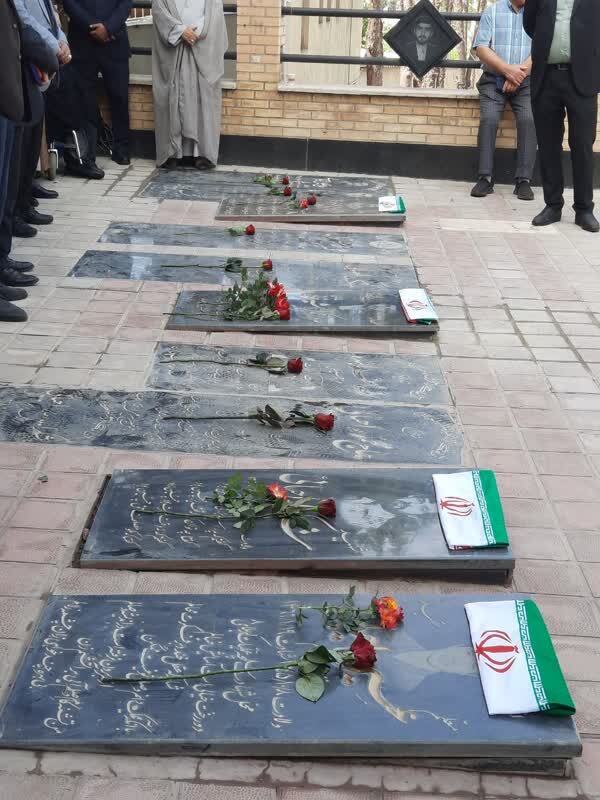 مزار شهدای «سبو کوچک» در لواسانات گلباران و عطرافشانی شد