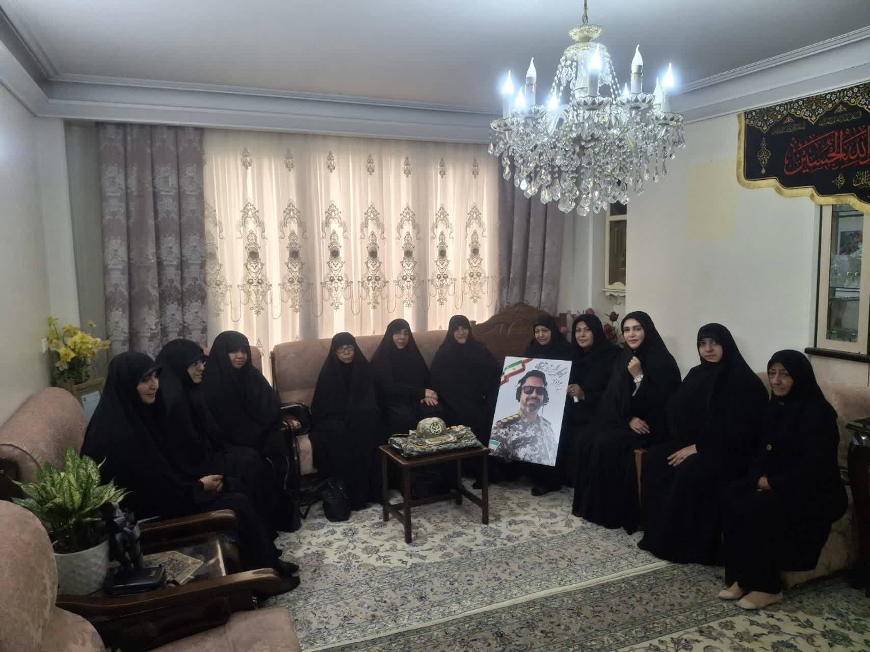 دیدار کاروان شهدای زینبیون با خانواده سرهنگ شهید محمد علیزاده