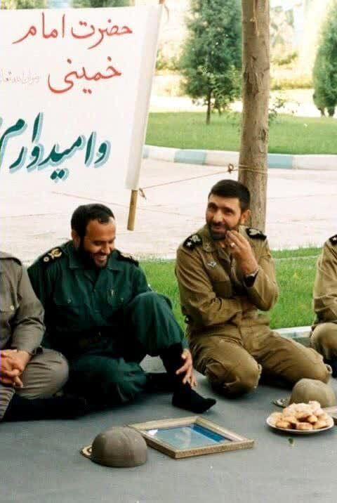 عکس/ شهیدان علی صیاد شیرازی و غلامعلی رشید در کنار یکدیگر