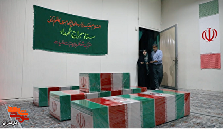 کلیپ /لحظاتی از وداع خانواده‌های شهدای حملات رژیم صهیونیستی در معراج شهدا