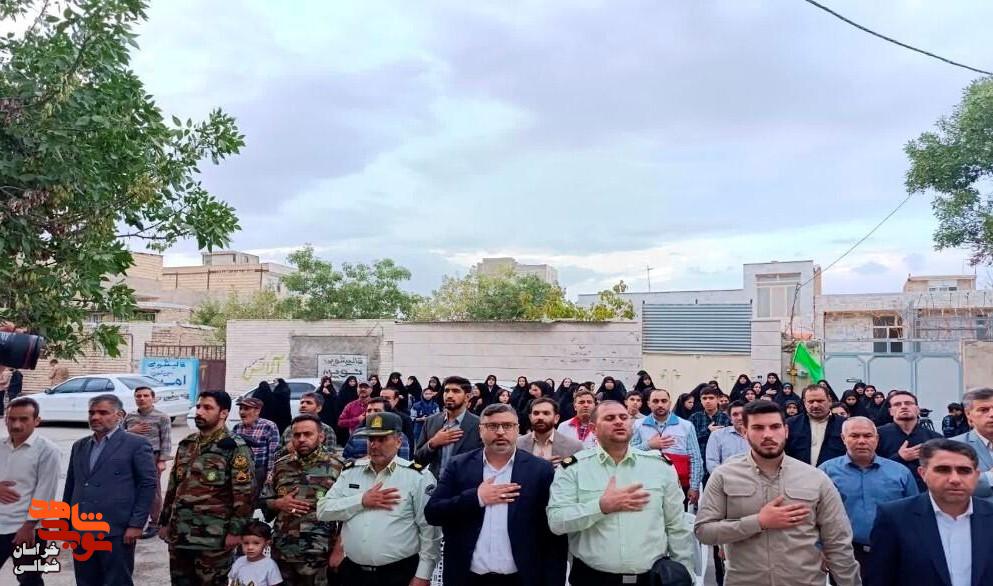 یادواره آبروی محله شهید مدافع حرم «مرتضی زرهرن» برگزار شد