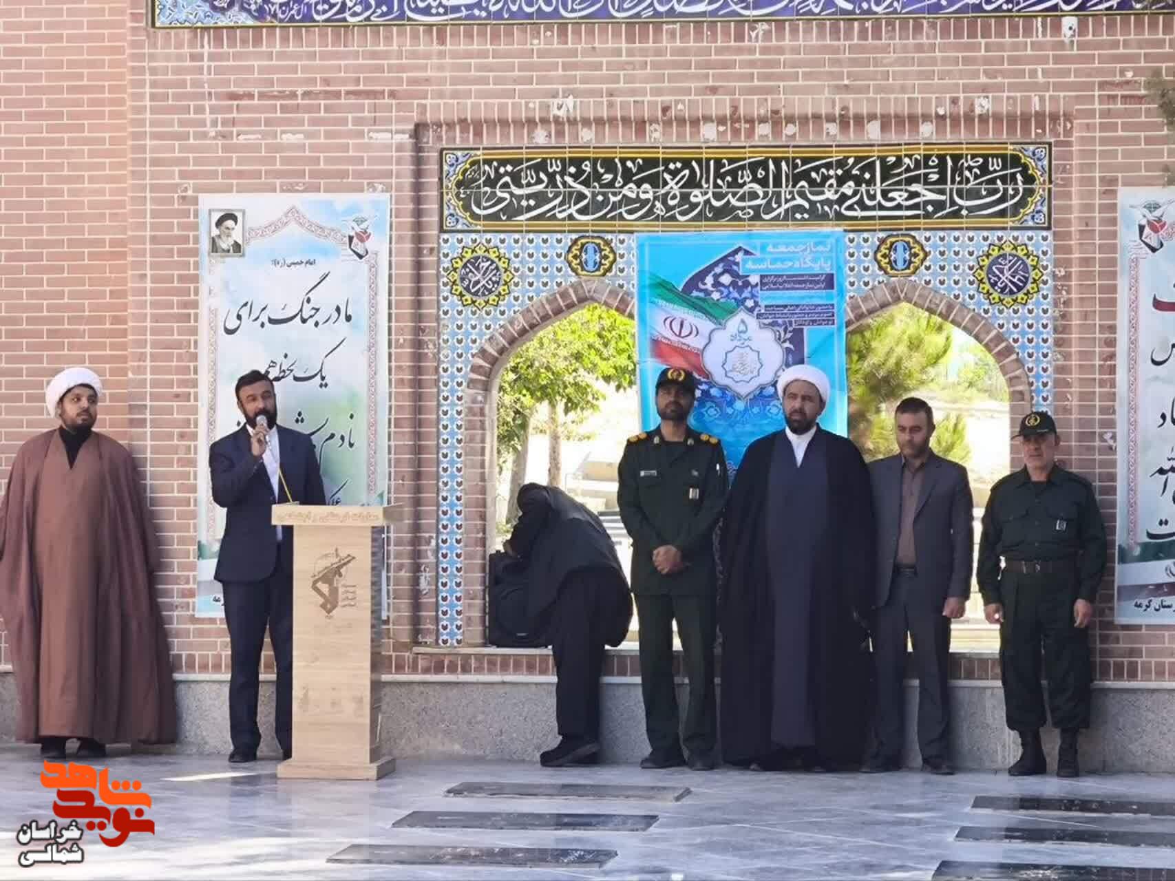 غبارروبی و عطرافشانی مزار شهدا=تصاویر