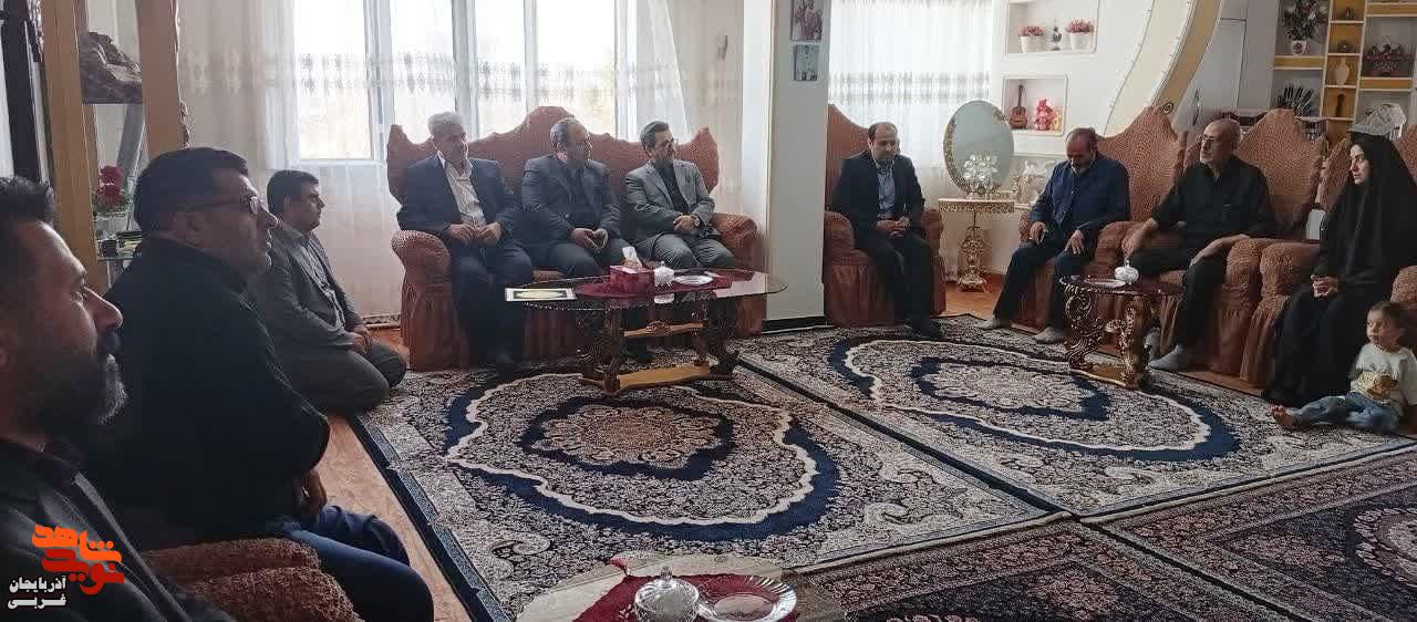 دیدار مدیرکل بنیاد شهید و امورایثارگران آذربایجان غربی با خانواده های شهید  «سجاد بختیاری» و «علیرضا خدادادی» در میاندوآب