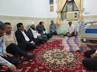 دیدار صمیمی مسئولان رودان با خانواده شهید «بهرام نجفی»
