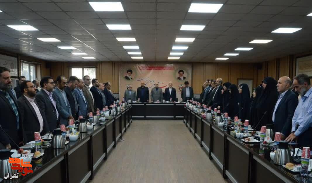 مشاوران ایثارگران، بازوی فکری و اجرایی مدیران برای ترویج فرهنگ ایثار و حمایت از جامعه ایثارگری هستند. مشاوران ایثارگران، بازوی فکری و اجرایی مدیران برای ترویج فرهنگ ایثار و حمایت از جامعه ایثارگری هستند.