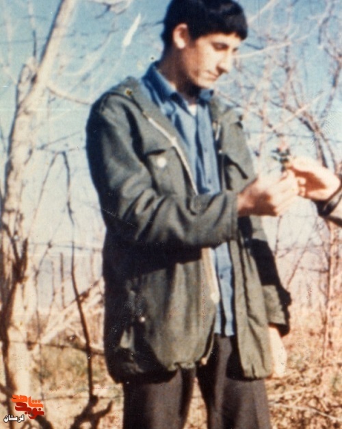 خانواده شهدا بدانید که شهدای شما، پیش خدا اجر عظیمی دارند خانواده شهدا بدانید که شهدای شما، پیش خدا اجر عظیمی دارند