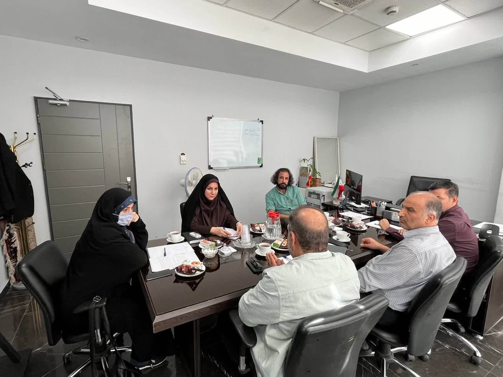 نخستین نشست شورای داستان اداره‌کل امور هنری بنیاد شهید برگزار شد