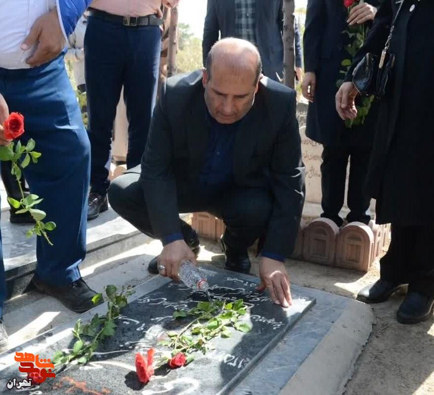 شهدای ۱۷ شهریور برگ زرین دفتر انقلاب هستند شهدای ۱۷ شهریور برگ زرین دفتر انقلاب هستند