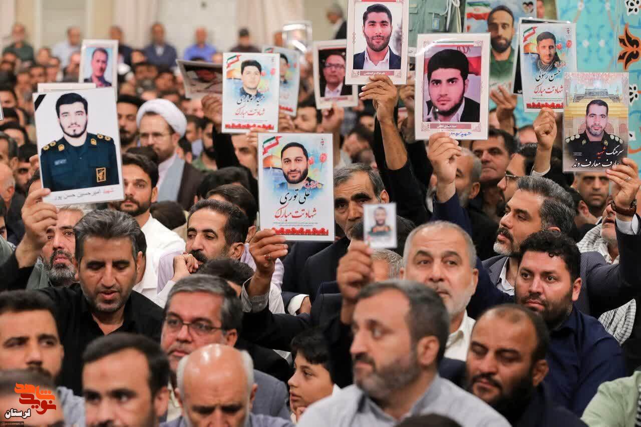 دیدار خانواده شهدای لرستانی دفاع مقدس ۱۲ روزه با رهبر انقلاب