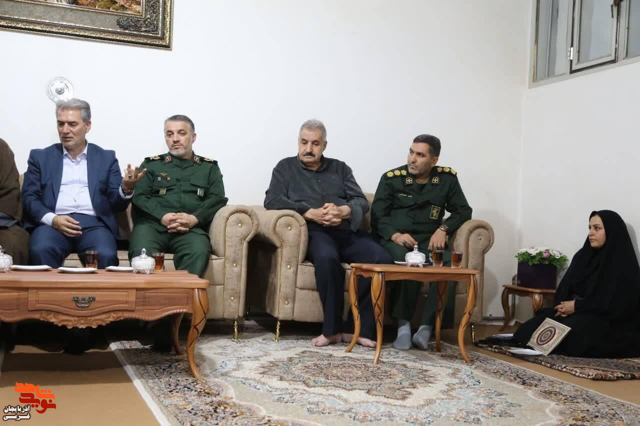 دیدار مسئولان شهر سلماس با خانواده شهدا