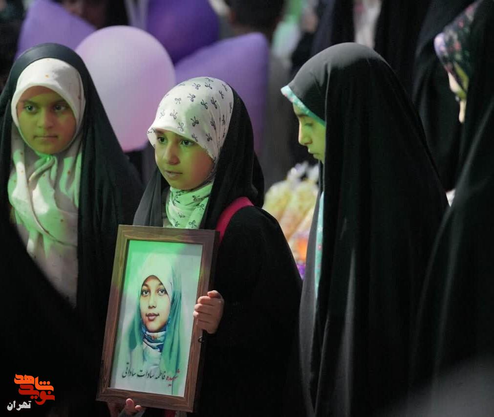 گزارش تصویری/جشن تولد شهیده «فاطمه سادات ساداتی ارمکی» در گلزار شهدا