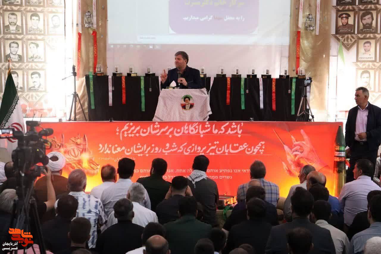 برگزاری یادواره شهدای شهرستان باروق با حضور مدیرکل بنیاد شهید و امورایثارگران آذربایجان غربی