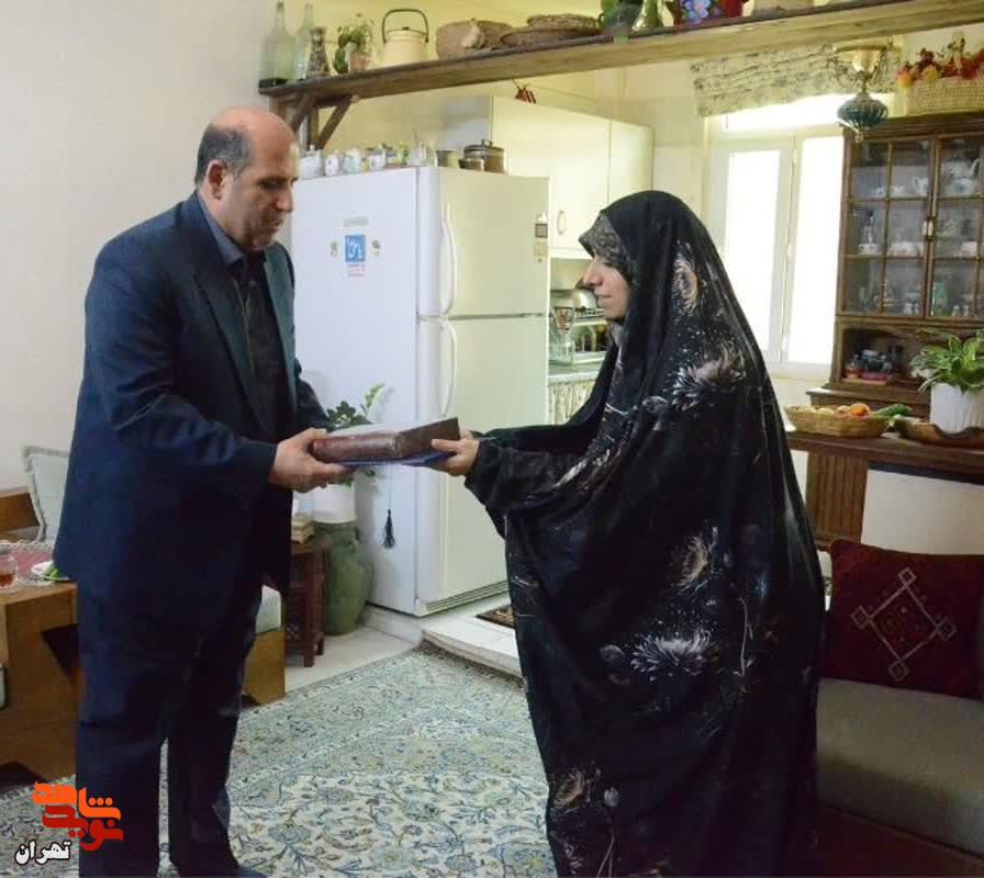 شهدا حافظان هویت و اقتدار ملت ایران هستند