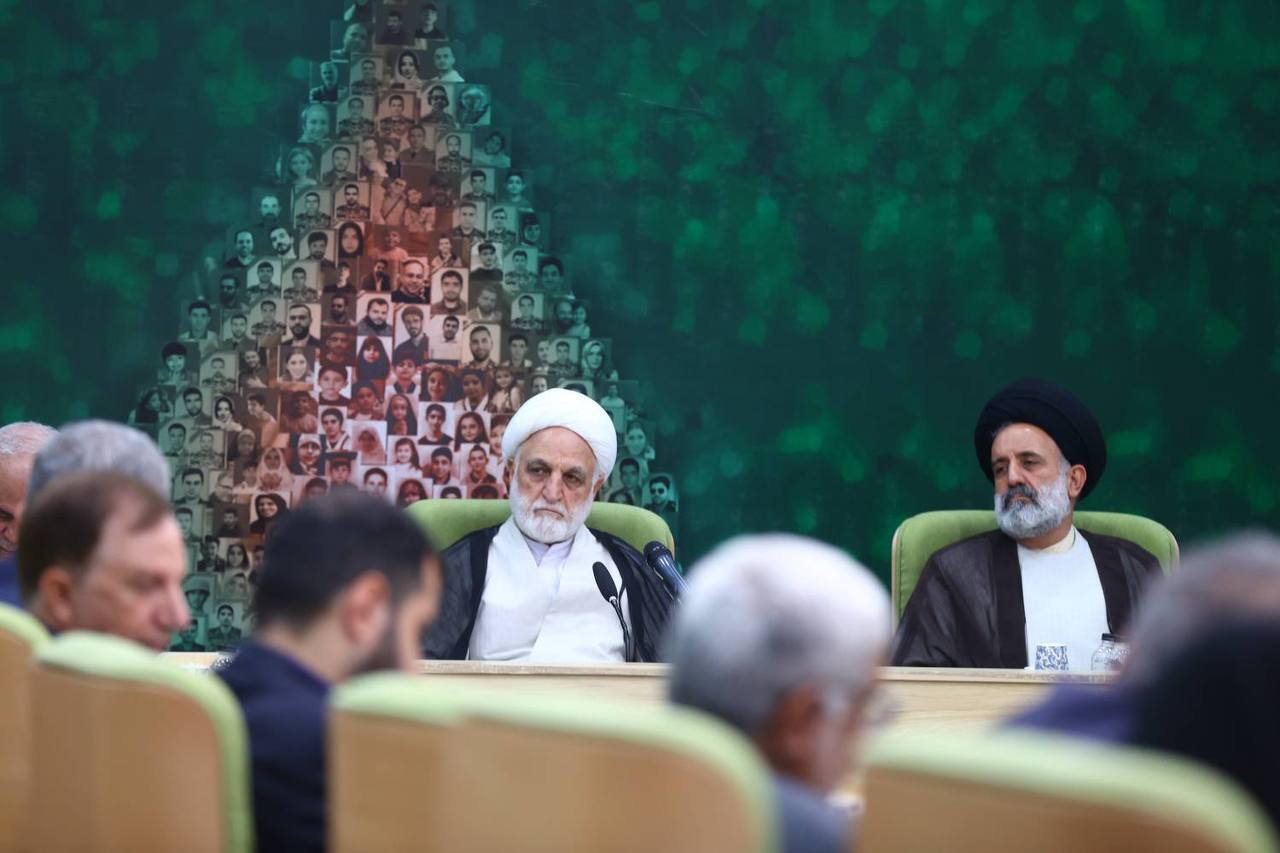 کلیه قوانین مرتبط با حوزه شهدا، جانبازان و ایثارگران باید به صورت کامل و جامع و بدون تنازل، اجرایی شوند کلیه قوانین مرتبط با حوزه شهدا، جانبازان و ایثارگران باید به صورت کامل و جامع و بدون تنازل، اجرایی شوند