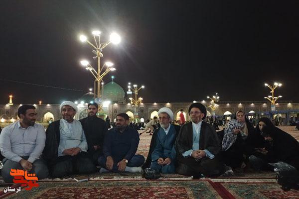 امام جمعه خرم‎‌آباد با خانواده شهدای دفاع مقدس ۱۲روزه لرستان در مشهد دیدار کرد