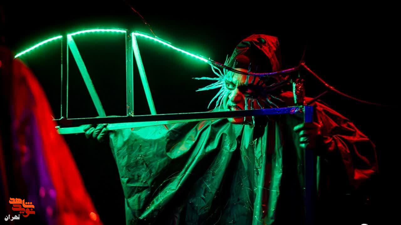 نمايش لجن خواره در تالار حافظ + عکس