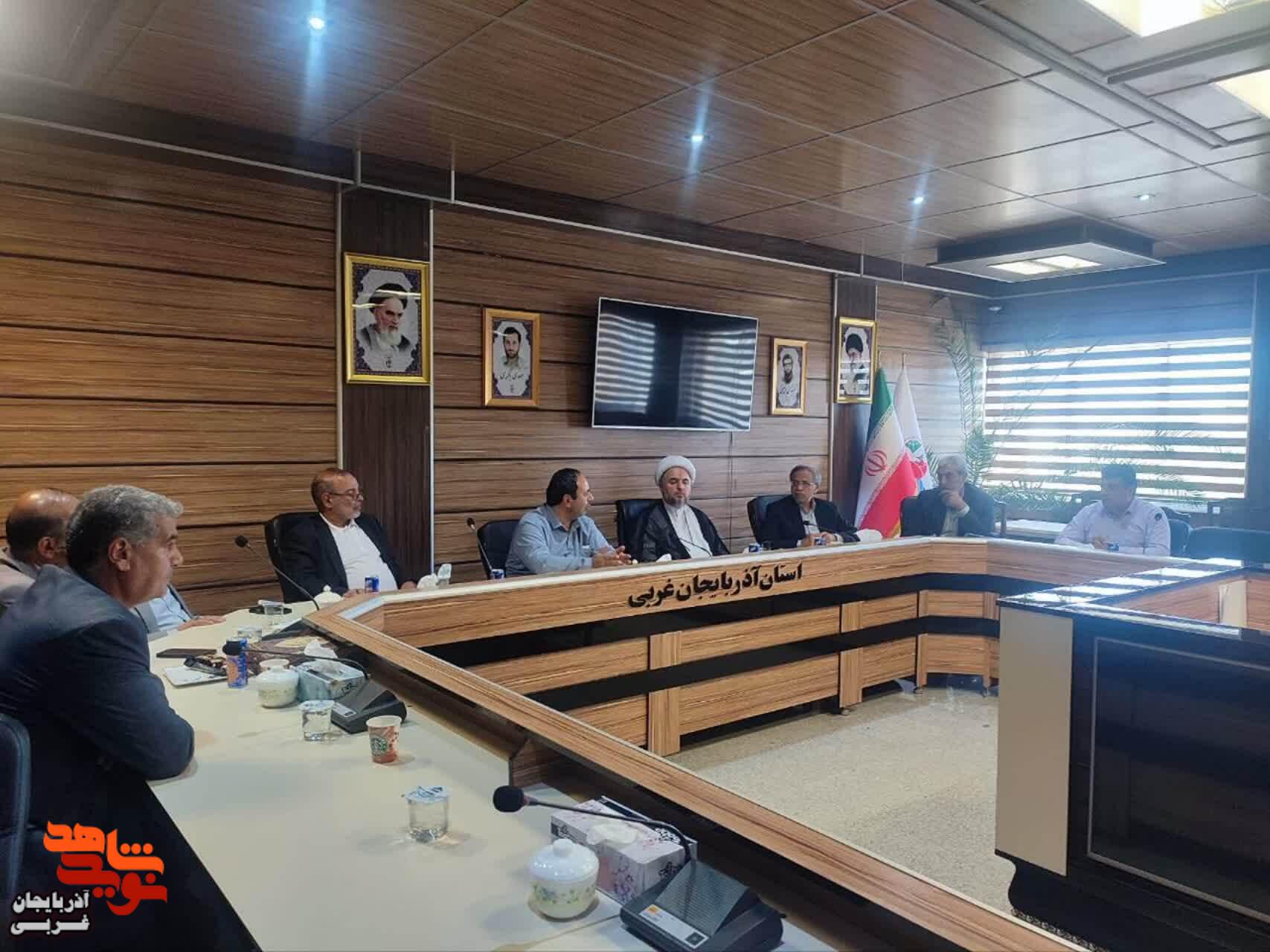 جلسه هم اندیشی و بررسی مشکلات جامعه ایثارگری استان کنگره شهدای غریب