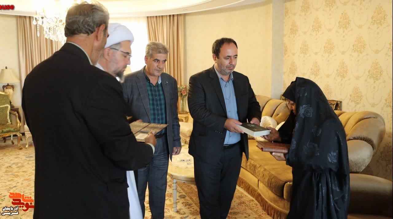 دیدار مسئول حوزه نمایندگی ولی فقیه در منطقه ۳ کشوری و مهندس جلیلی مدیرکل بنیاد شهید و امورایثارگران آذربایجان غربی با همسر جانباز و آزاده متوفی «علیرضا قلی زاده» در ارومیه