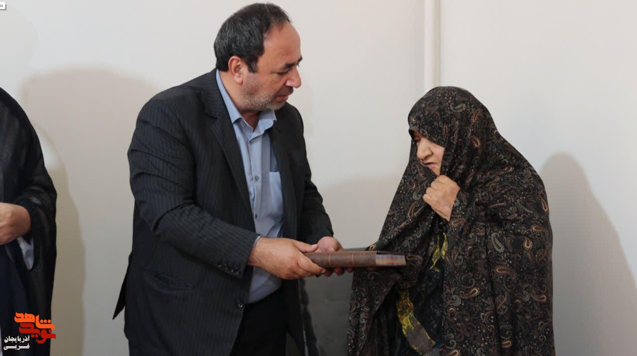 دیدار مسئول حوزه نمایندگی ولی فقیه در منطقه ۳ کشوری بنیاد شهید و امورایثارگران با خانواده شهید والامقام «شهید محمد قربانی» در ارومیه