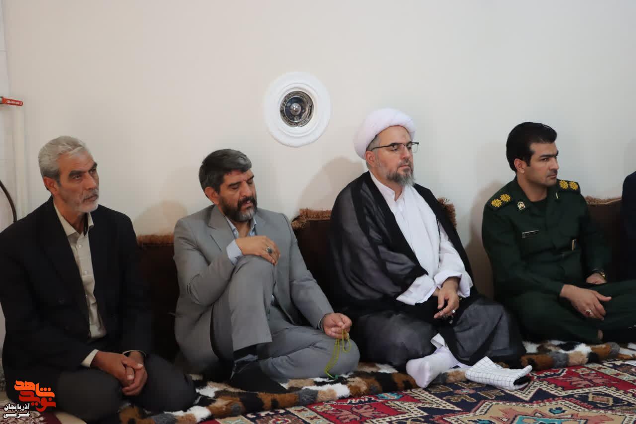 دیدار مسئول حوزه نمایندگی ولی فقیه در منطقه ۳ کشوری بنیاد شهید و امورایثارگران با خانواده شهید والامقام «شهید محمد قربانی» در ارومیه