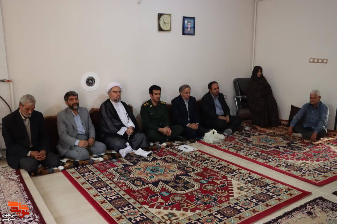 دیدار مسئول حوزه نمایندگی ولی فقیه در منطقه ۳ کشوری بنیاد شهید و امورایثارگران با خانواده شهید والامقام «شهید محمد قربانی» در ارومیه