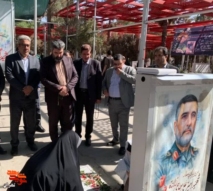 گزارش تصویری/ آیین عطرافشانی قبور مطهر شهیدان در گلزار شهدای بهشت زهرا(س)