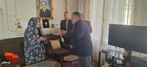 تجلیل از خانواده شهدای غریب و آزادگان متوفی بروجرد