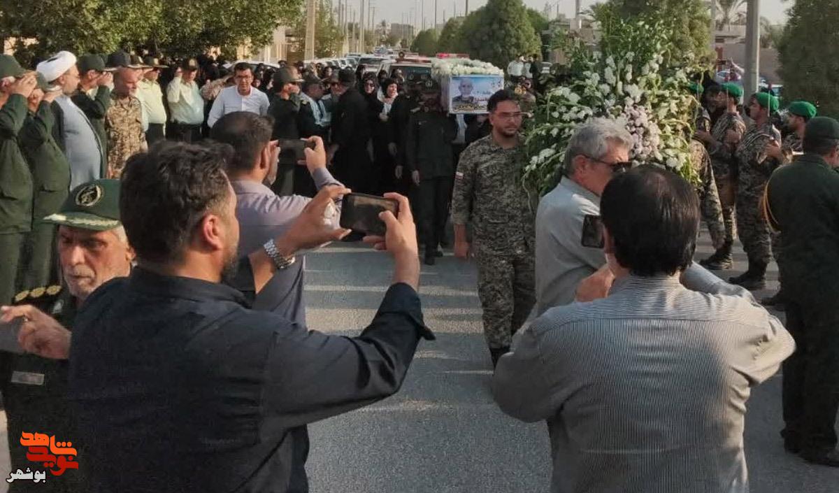 آیین تشییع پیکرشهید پاسدار «محمدمحمدی» در گلزار مطهر شهدای شهر آبپخش