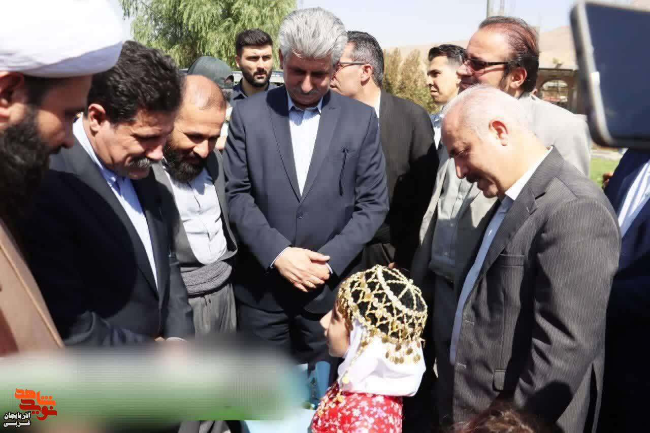 گلباران مزار شهدا توسط معاون رییس جمهور در مهاباد