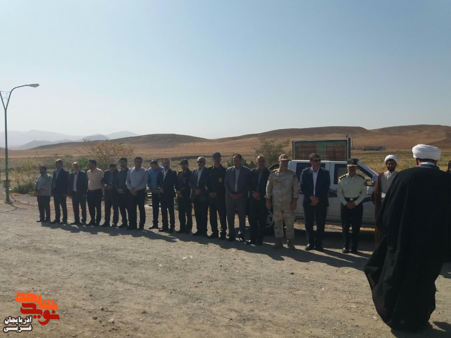 غبار روبی و گلباران مزار شهدا شهر نازک به مناسبت  هفته مبارک دولت