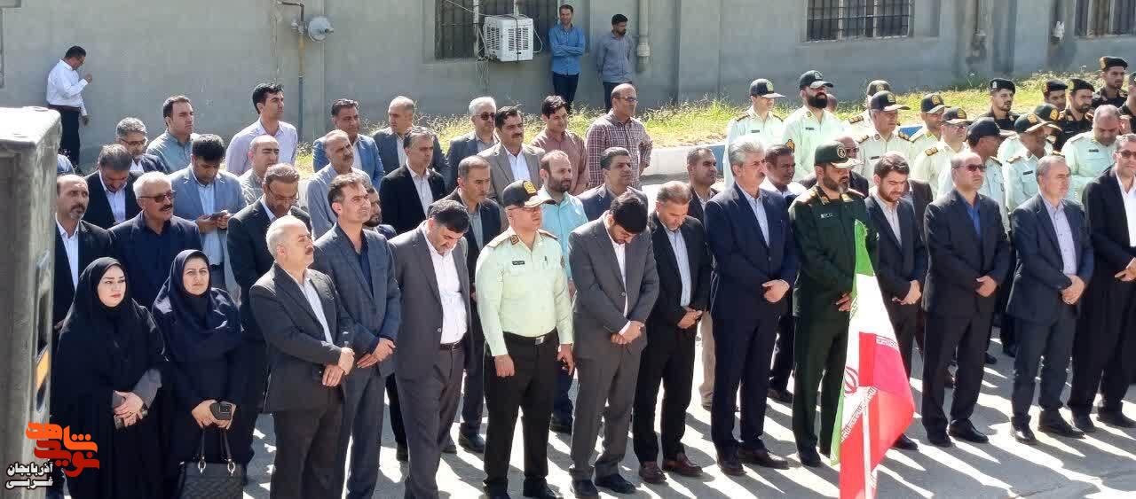 غبارروبی و گلباران مزار مطهر شهدا به مناسبت هفته مبارک دولت در مهاباد