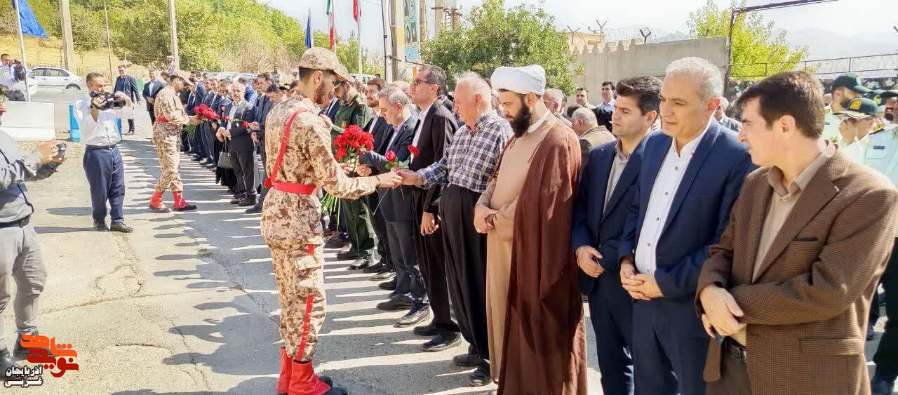 غبارروبی و گلباران مزار مطهر شهدا به مناسبت هفته مبارک دولت در مهاباد