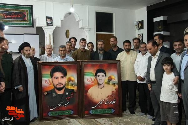 نماینده ولی‌فقیه در لرستان با خانواده شهید «آقایی» دیدار کرد