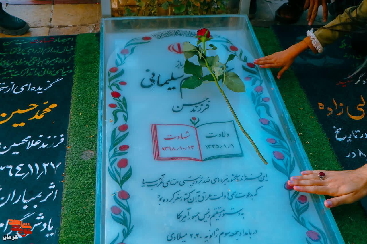 حضور تیم کشتی فرنگی نوجوانان بوشهر در گلزار شهدای کرمان