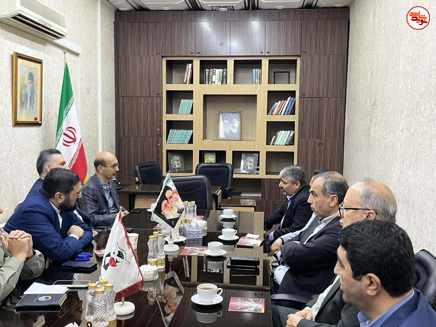 بازدید مشاور وزیر نیرو و جمعی از ایثارگران این وزارتخانه از موزه مرکزی شهدا