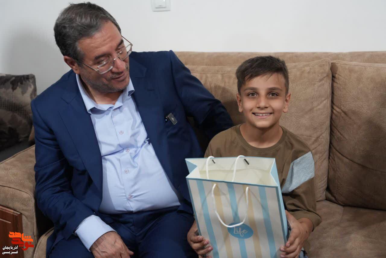 دیدار وزیر ارتباطات و فناوری اطلاعات، استاندار آذربایجان غربی با خانواده شهید سردار نارنجی