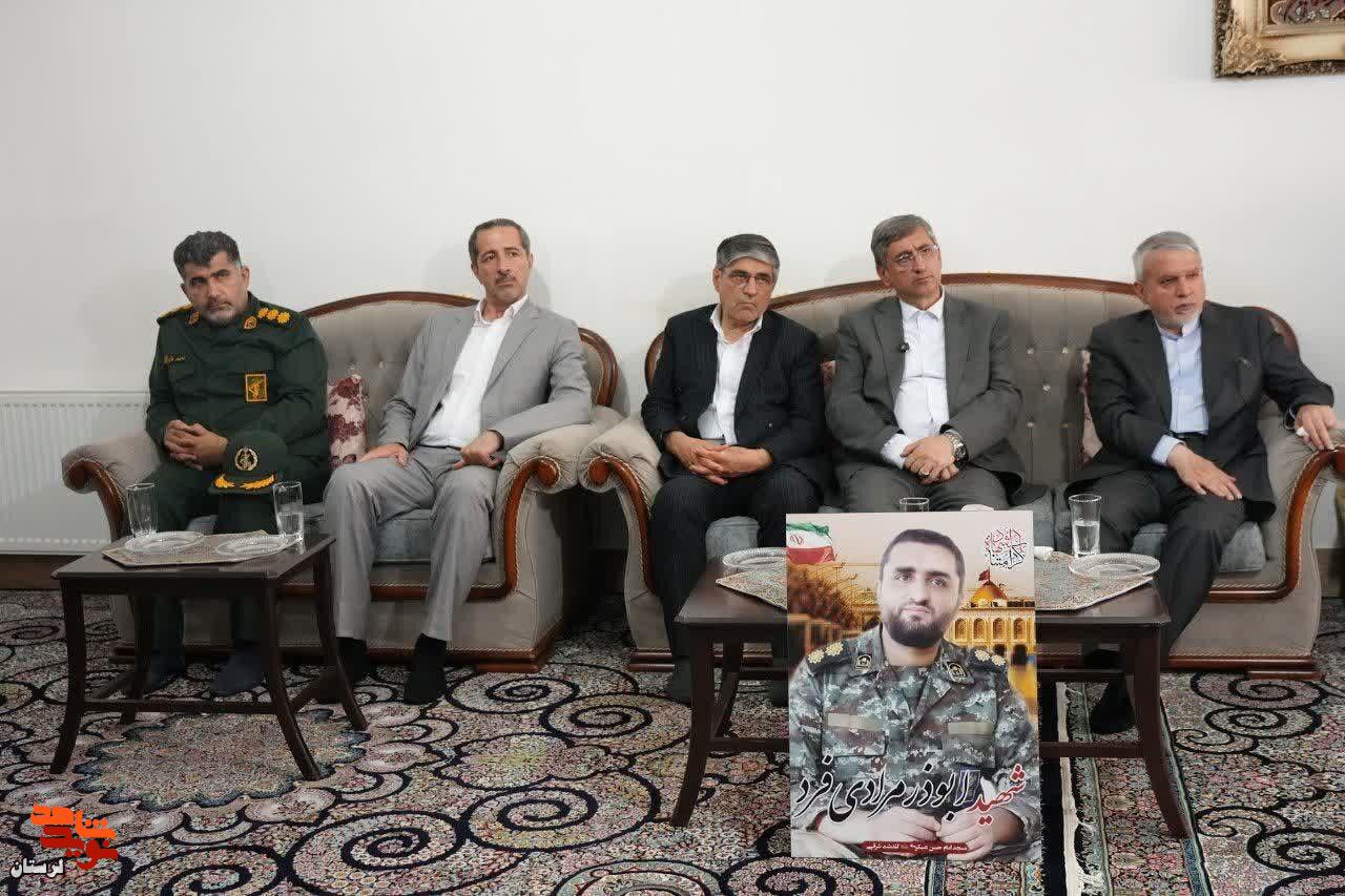 رزم رزمندگان لرستان در دفاع مقدس ۱۲ روزه رنگ و بوی ملکوتی داشت رزم رزمندگان لرستان در دفاع مقدس ۱۲ روزه رنگ و بوی ملکوتی داشت