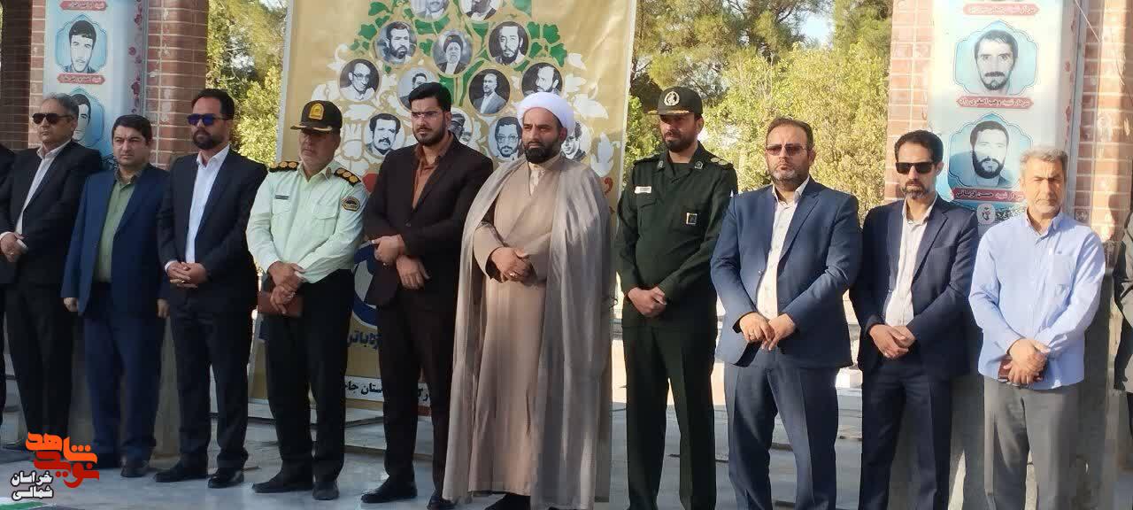 مراسم غبارروبی و عطرافشانی مزار شهدای شهرستانها به مناسبت هفته دولت+ تصاویر