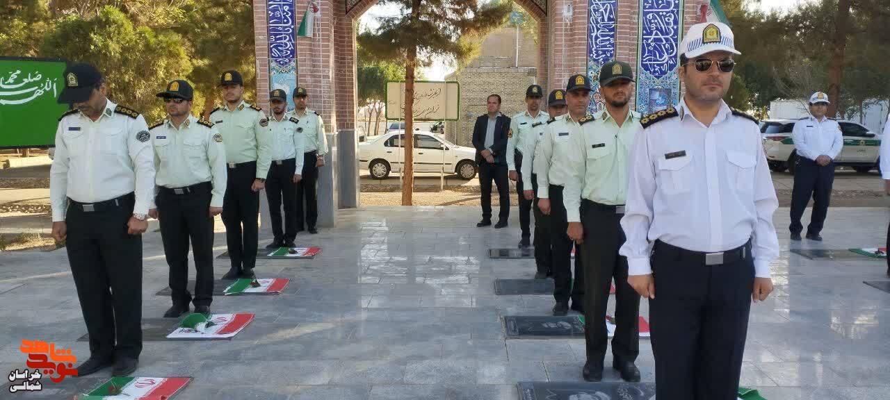 مراسم غبارروبی و عطرافشانی مزار شهدای شهرستانها به مناسبت هفته دولت+ تصاویر