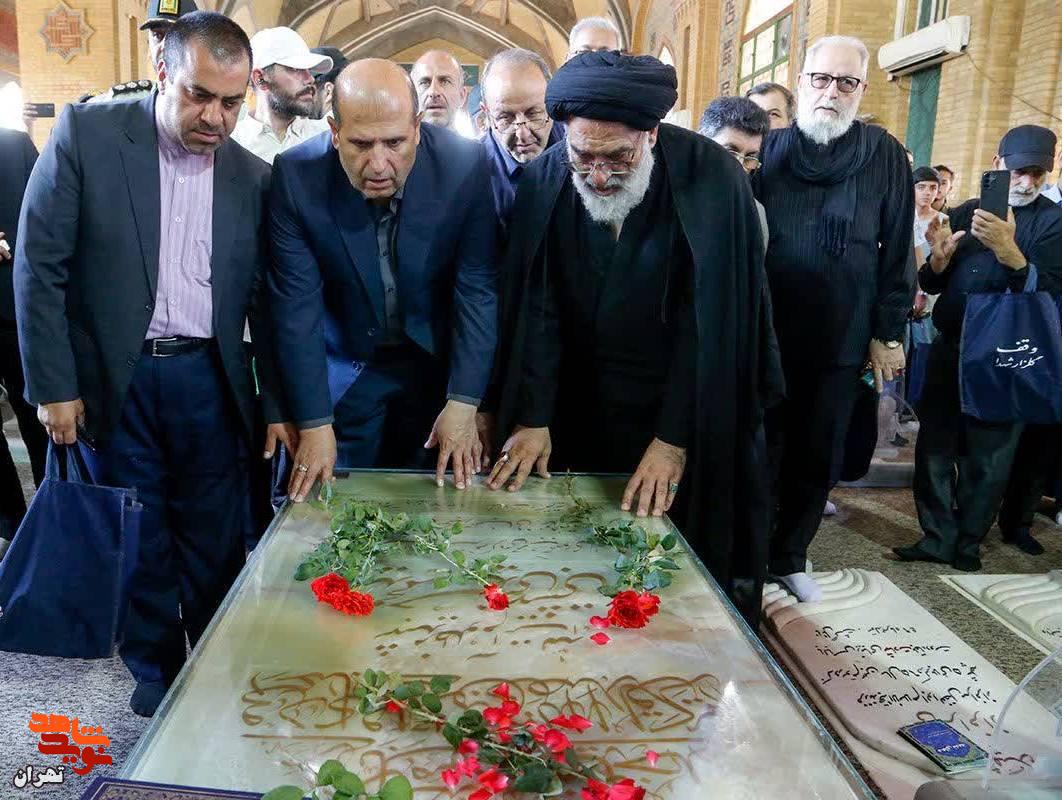 مراسم قرائت دعای پرفیض ندبه به یاد شهدای دولت شهیدان رجایی و باهنر