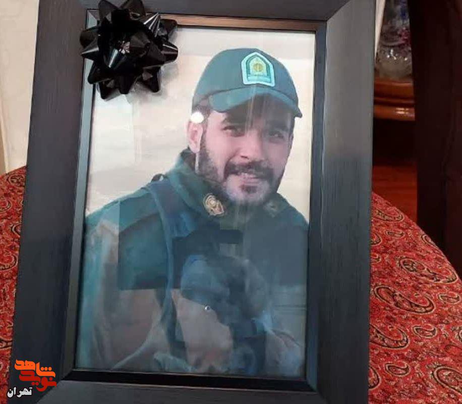 دیدار معاون تعاون و امور اجتماعی بنیاد شهید با خانواده شهید «رامین شاه آبادی»